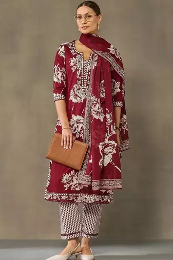 women floral printed regular cotton kurta with trousers & with dupatta