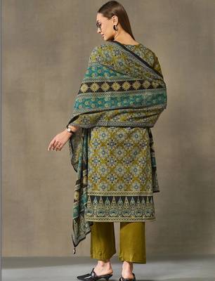 women ethnic motifs printed regular cotton kurta with trousers & with dupatta 3