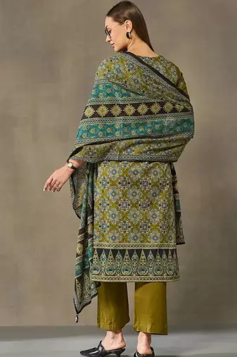 women ethnic motifs printed regular cotton kurta with trousers & with dupatta