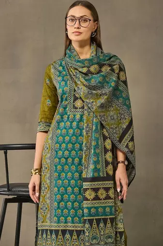 women ethnic motifs printed regular cotton kurta with trousers & with dupatta