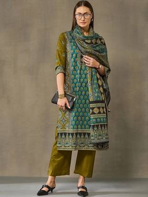 women ethnic motifs printed regular cotton kurta with trousers & with dupatta 5