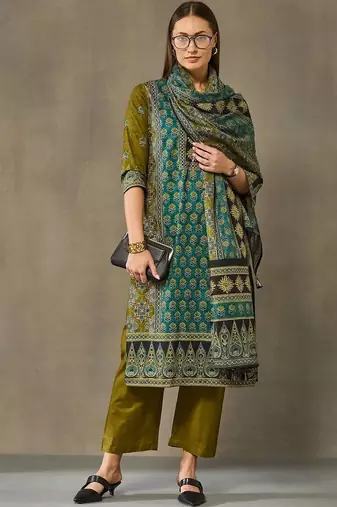 women ethnic motifs printed regular cotton kurta with trousers & with dupatta
