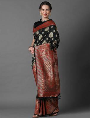 black floral woven design zari banarasi saree 2