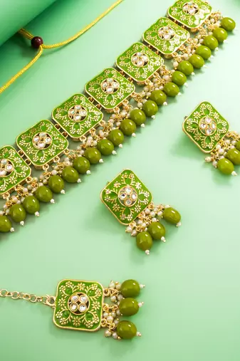Green meenakari kundan choker necklace set with earrings and maangtika