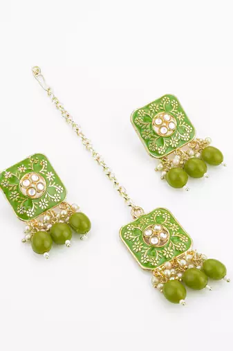 Green meenakari kundan choker necklace set with earrings and maangtika