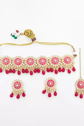Pink meenakari kundan choker necklace set with earrings and maangtika
