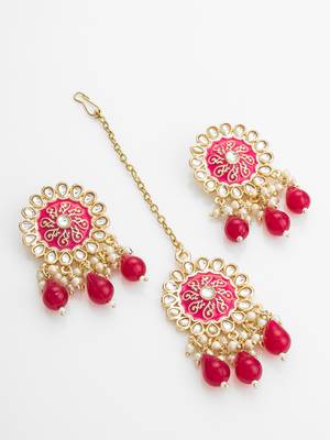 Pink meenakari kundan choker necklace set with earrings and maangtika 5