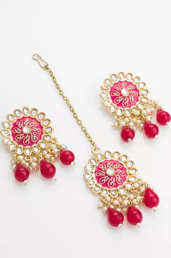 Pink meenakari kundan choker necklace set with earrings and maangtika