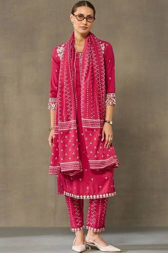 women ethnic motifs embroidered regular thread work cotton kurta with trousers & with dupatta