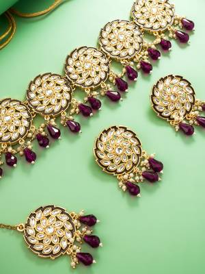 Purple kundan choker necklace set with earrings and maangtika 3