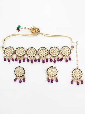 Purple kundan choker necklace set with earrings and maangtika 4