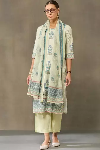 women ethnic motifs printed regular kurta with trousers & with dupatta