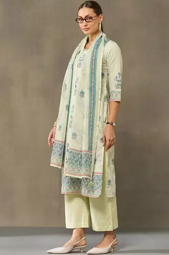 women ethnic motifs printed regular kurta with trousers & with dupatta