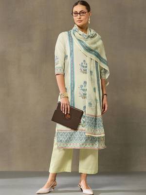 women ethnic motifs printed regular kurta with trousers & with dupatta 4