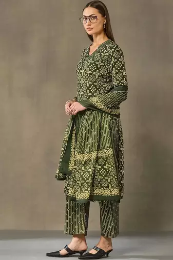 women ethnic motifs printed regular cotton kurta with palazzos & with dupatta