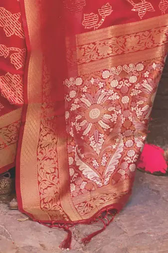 red red & gold-toned woven design zari silk blend banarasi saree