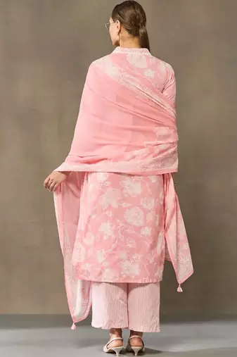 women floral printed regular cotton kurta with trousers & with dupatta
