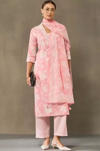 women floral printed regular cotton kurta with trousers & with dupatta
