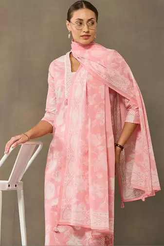 women floral printed regular cotton kurta with trousers & with dupatta