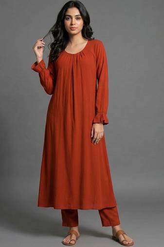 women regular kurta with trousers