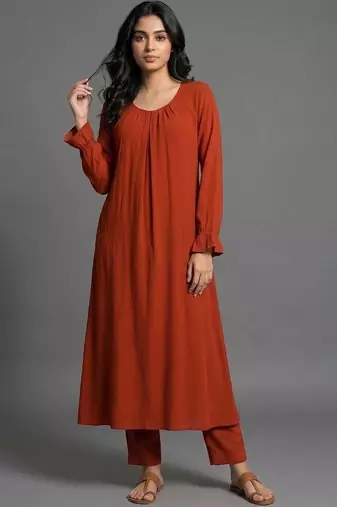 women regular kurta with trousers