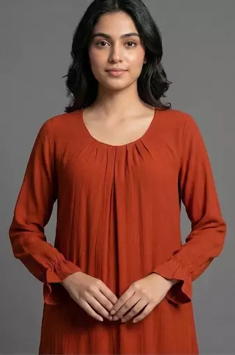 women regular kurta with trousers