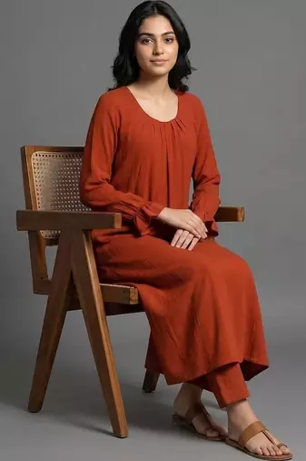 women regular kurta with trousers