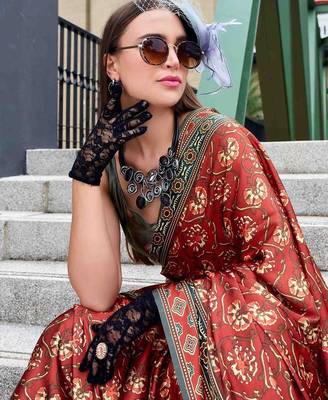 maroon floral printed satin saree 4