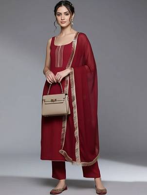 women ethnic motifs regular silk crepe kurta with trousers & with dupatta 3