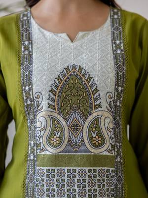 Green silk blend printed kurta set 2