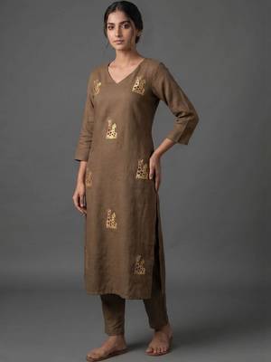 women animal printed regular kurta with trousers 3