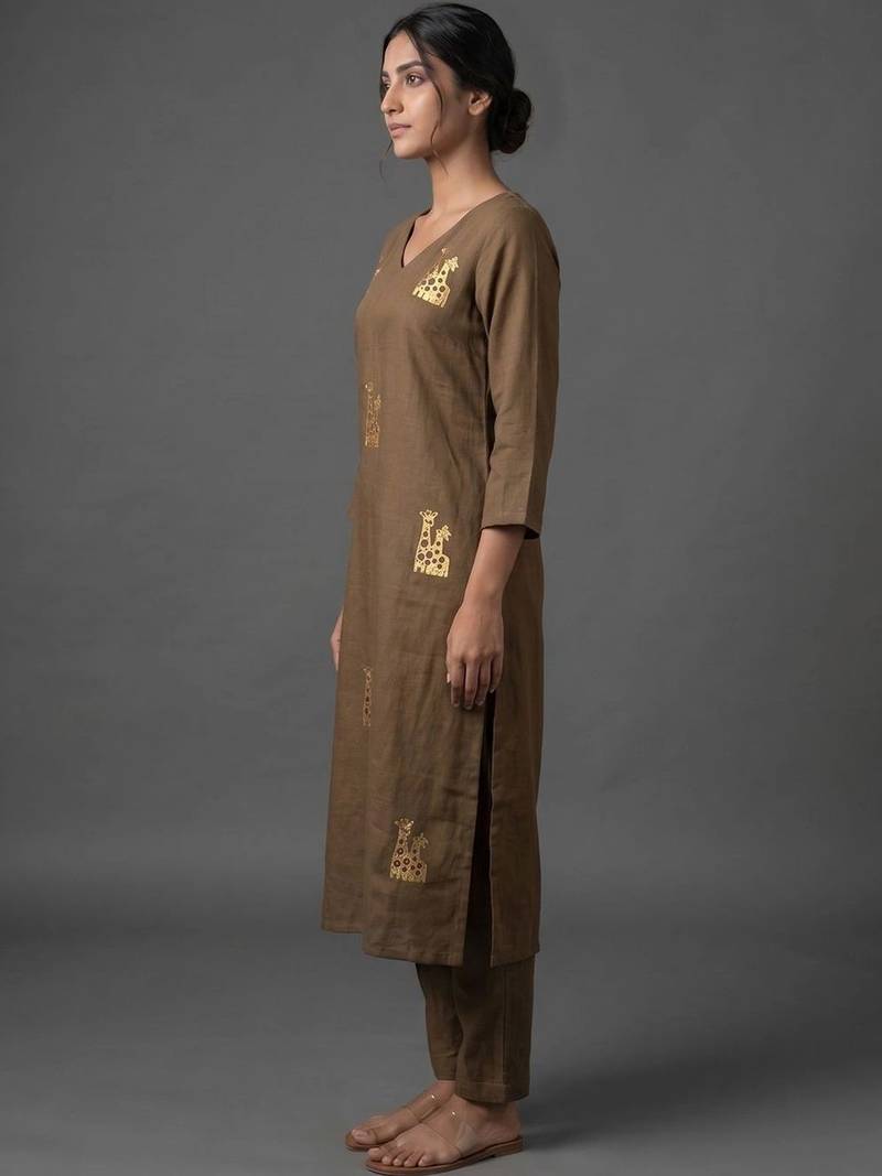 women animal printed regular kurta with trousers