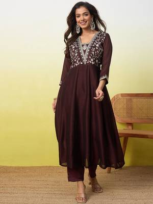 Coffee silk blend embroidered kurta set 4