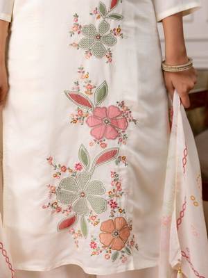 White silk blend embroidered kurta set 3