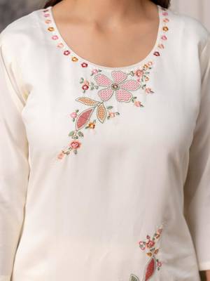 White silk blend embroidered kurta set 4