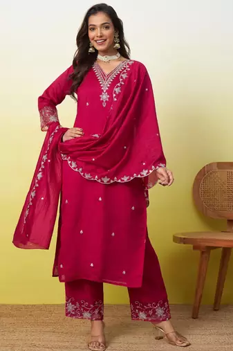 Pink silk blend embroidered kurta set