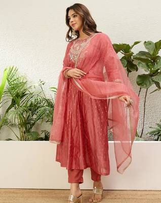 Peach chanderi embroidered kurta set 2