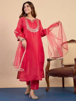 Dark-pink silk blend embroidered kurta set 1