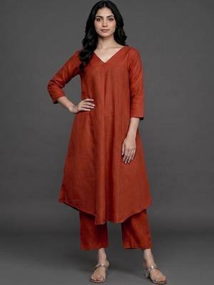women regular kurta with trousers 1