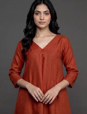 women regular kurta with trousers 2