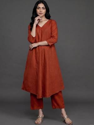 women regular kurta with trousers 3