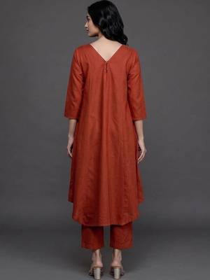 women regular kurta with trousers 4