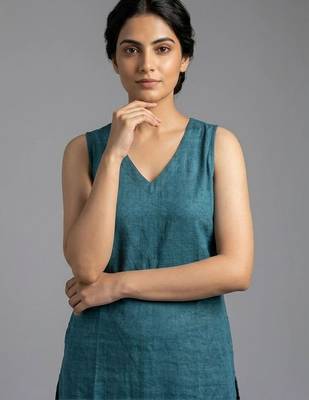 women regular kurta with trousers 2