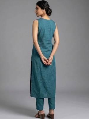 women regular kurta with trousers 4