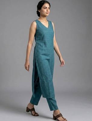 women regular kurta with trousers 5