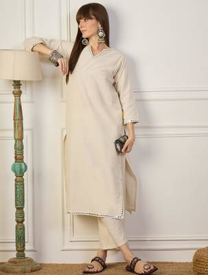 Off-white cotton poly embroidered kurta set 3