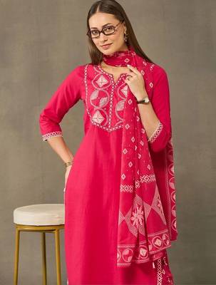 women embroidered regular thread work cotton kurta with palazzos & with dupatta 4