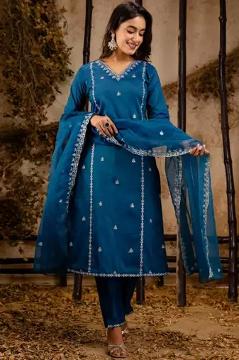 Blue silk blend embroidered kurta set