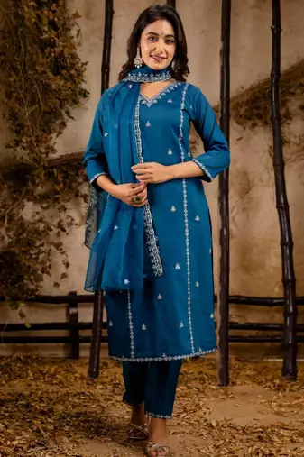 Blue silk blend embroidered kurta set