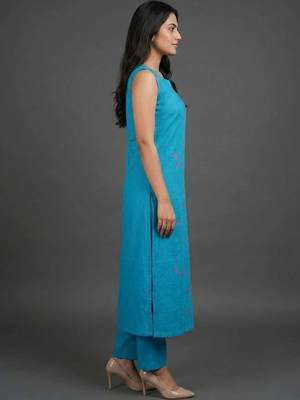 women ethnic motifs embroidered regular thread work kurta with trousers 6